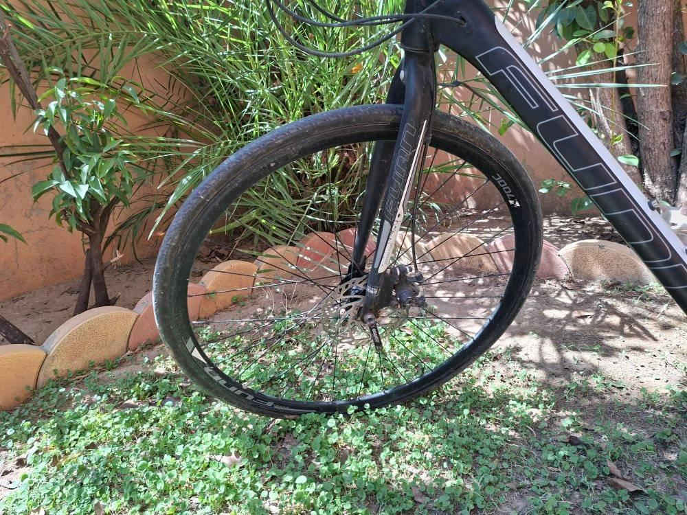 بايسكل بالة سباق المنيوم خفيف جدا  وضع شركة 
كير امامي 3 
خلفي 7 
كير فقاس 
تايرات كتان اصلي 
C700
الحجم 27
ويل فحمي
اخذو ب٣٥٠ الف ابيع ب٢٥٠ الف موصل, نينوى


**إذا كنت صاحب هذا الإعلان وتريد حذفه لأي سبب، رجاءا أرسل رسالة إلى الدعم الفني**