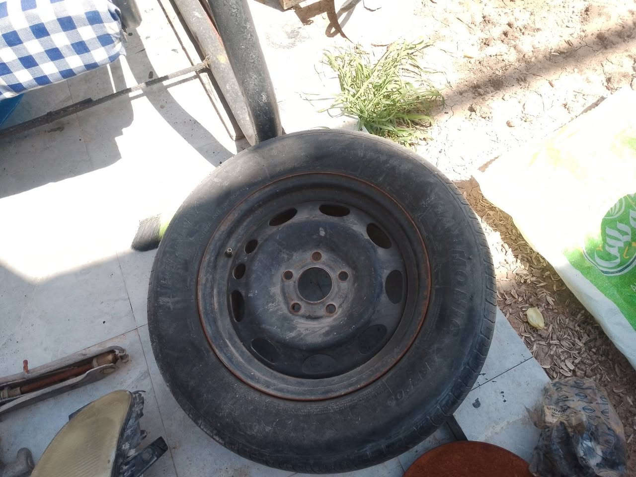 السلام عليكم 
أغراض أوبل بزون لبيع
تفصيخ
مال  حاويه
بيعت السيارة واريد ابيع المواد
واليخذهم كلهم شلع اله هدية 
صندوق أغراض نواعم لسيارة كلشي بي 
مع مكائن جام
المكان البصرة شط العرب 
***********4
