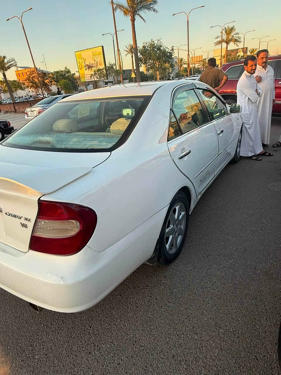 كاميري ٢٠٠٣تبريد ثلج كير مكينه مكفول صدر امامي خلفي مكفول مابيه نقص كلشي  بيه شغال  مفوله والسونار موجود مكينه ٦ سلندر السعر ٩٥  
***********
