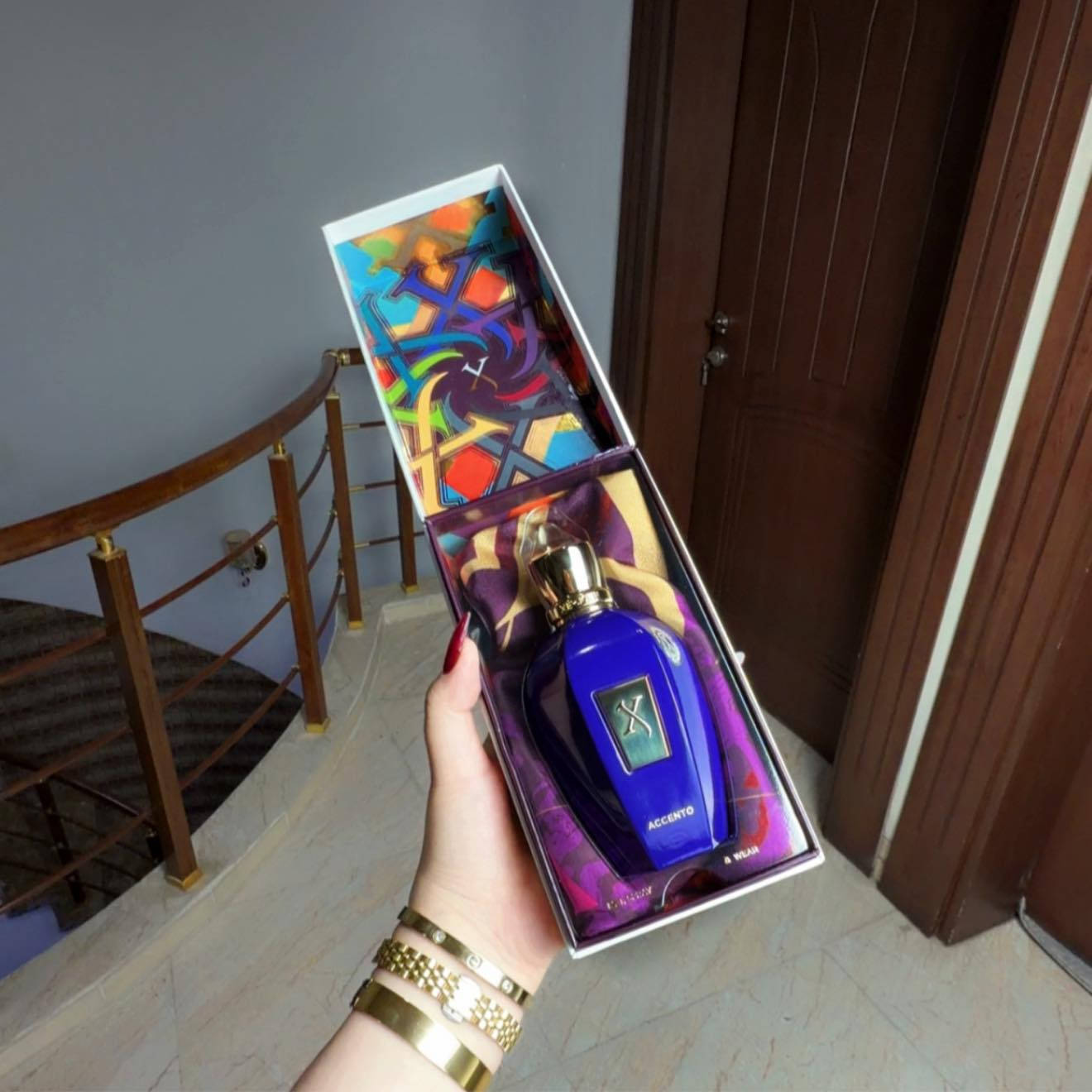 للبيع عطر Xerjoff Accento (البنفسجي) Unisex لجنسين 💜🪻
عطر أصلي 100%
الحجم 100ml يجي ويا البوكس الأصلي

الحالة: شبه جديد
مشتريته من أسبوع فقط
مستخدمة منه تقريبًا 30 رشة

سبب البيع
العطر ثقيل بالنسبة إلي ويسبب صداع احس ما يناسبني
السعر: 320 ألف


**إذا كنت صاحب هذا الإعلان وتريد حذفه لأي سبب، رجاءا أرسل رسالة إلى الدعم الفني**