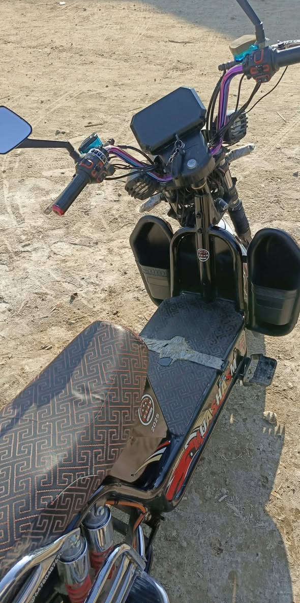 السلام عليكم من رخصة الادمن ماطور هيوشه 25 للبيع بطاريات عدد 6 السعر 700 وبي مجال للاستفسار ***********
