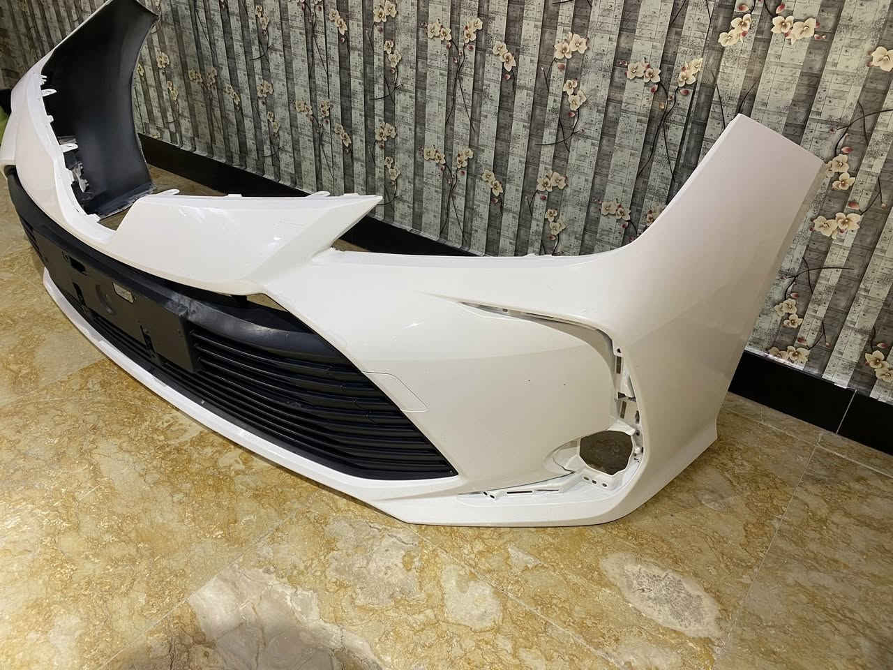 دعامية وشباك كورلة هايبرد شكل خليجي نضافته 90بلمية شرط اصلي تيوته مختمه مفتوحة من سياره بيه فقط صبغ كد شبر ومابيه اي كسر فقط صبغ وكلشي موضح بلصور مكان تصليح 300الف مكاني بغداد ***********
