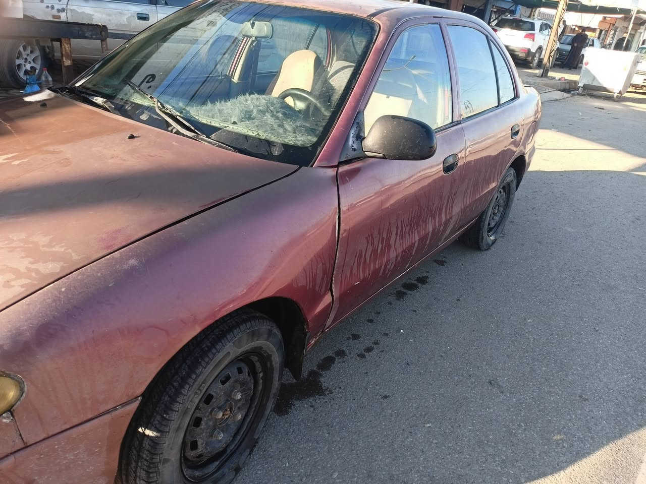 السلام عليكم
هيونداي اكسنت  مديل 94  سعرها 15$ شرط تحويل والوكالة اقتصادية بالبنزين مسوي ادامة للمنظومة بانزين كامل محرك 14  تدفئه مسجل كهربائيات كلها شغالة جامات امامية كهرباء شغالة باتري جديد وكامله يعوزها دبلات يمين تعبانه وطخم تايرات واحد من التايرات اعوج و ترتيبات  بسيطه فقط سيارة جدا عملية وقوية ومابيها اي شي تحوير كلو بلاد تنسى عطلات
***********
