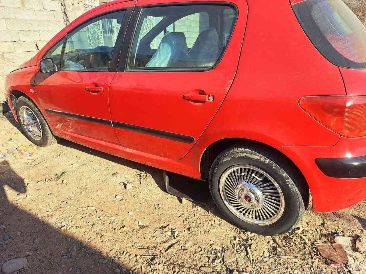 سلام عليكم  ٣٠٧ صبغ حزام مكفوله من الضربه السياره طلع بيها ستوب وجيك  فقط سابقآ كلشي مابيها تحويل ثاني يوم ٤٠ وبيها مجال  ***********
