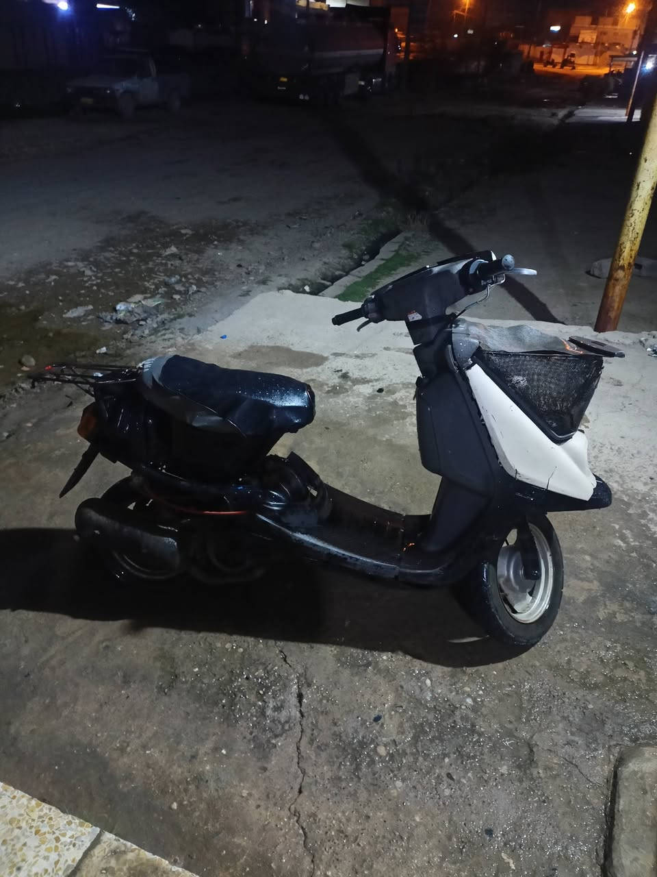 ماطور بزون للبيع كدام العين شرط تحريكه ومعدل مكاني موصل جانب الايمن سعرو 75 وبي مجال ***********
