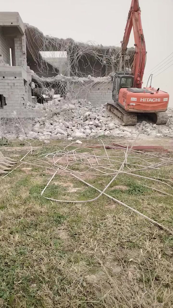 تفليش وقطع البيوت القديمه بموادها مع تعديل الارضيه ***********
