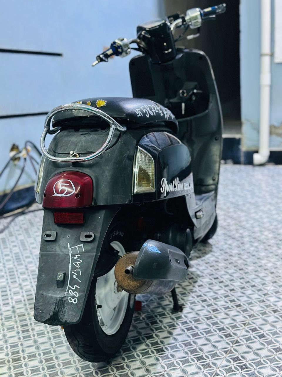 سلام عليكم بوليس 200
ختم واحد مبدل سلف رياضي 
الدراجه ما ناقصه شي 
العنوان ديالى بعقوبه التحرير 
السعر 575 وبيه مجال 
الرقم ***********
