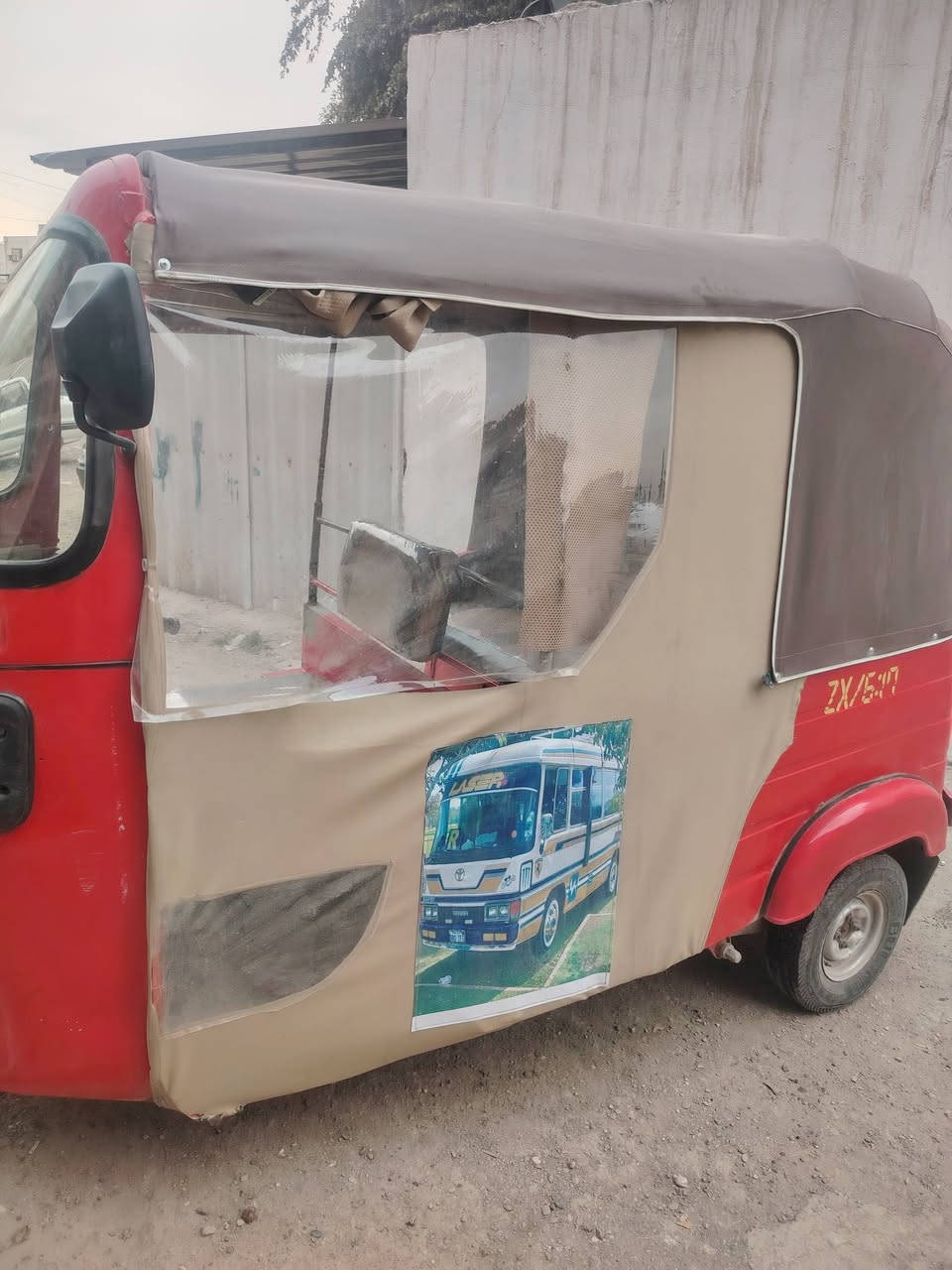 السلام عليكم شباب تكتك 17 اوراق كاملة اصوليه بوجهك للترقيم مكينة جديدة مال 20 ماناقصها شي بوجهك للشارع ب 3800 وبيها مجال الرقم ***********
