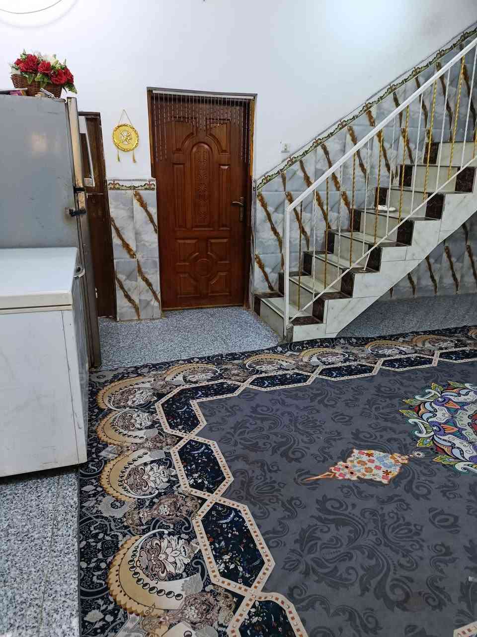 السلام عليكم دار للبيع حي الشهداء الاول المساحه 100 طابقين رقم الهاتف ***********
