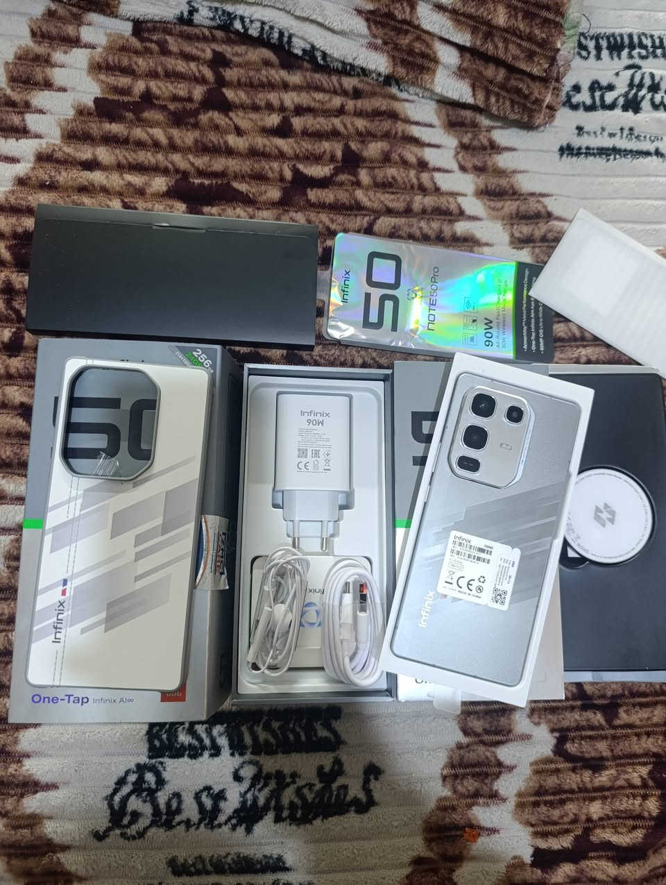 انفنكس نوت 50 برو جديد غير مستخدم
كامل غراضه رام 12+12

اكرر غير مستخدم


**إذا كنت صاحب هذا الإعلان وتريد حذفه لأي سبب، رجاءا أرسل رسالة إلى الدعم الفني**