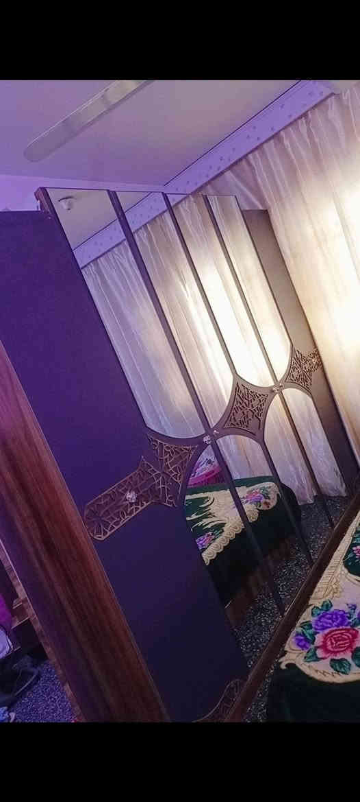 غرفة نوم تركي نضيفه 7قطع 650بي مجال
العنوان عامريه الفلوجه 
***********
