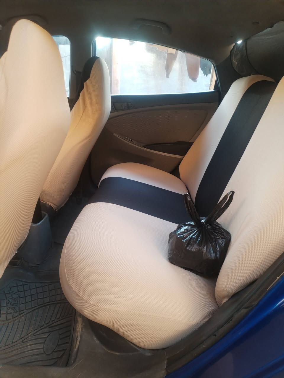 السلام عليكم اكسنت للبيع فقط موديل 11محرك 1600 مصفره هيه وغرمات رقم مثنى بسمي سنويه 2030 بيه باب العبري مبدل بس وبيه رصعه بلبنيدمبينه  بتكمه رصعه زغيره من بره سياره لشغل كبل مال خبزه السعر 80 وبيه مجال حكه الجيه مكان السياره ديوانيه الحمزه الشرقي رقمي ***********
