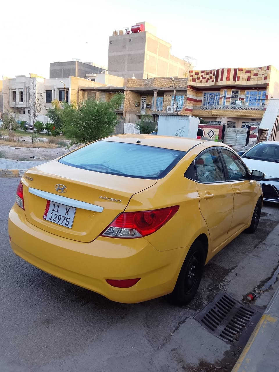اعيد النشر بسبب لوعود لكاذبه
سلام عليكم
 أكسنت١٣خليجي للبيع
مكينه وكير جدد توني شاهدهن حاويه ١٦٠٠دوش لمرغوب
تبريد ثلج
سياره نضيفه كلش بيها بس باب ولباقي مكفول لقود شواصي كله مكفول
تجي تكلب وتقتنع وتشلع عيوني مكاني بل كوت الخاجيه 
الاستفسار ***********
