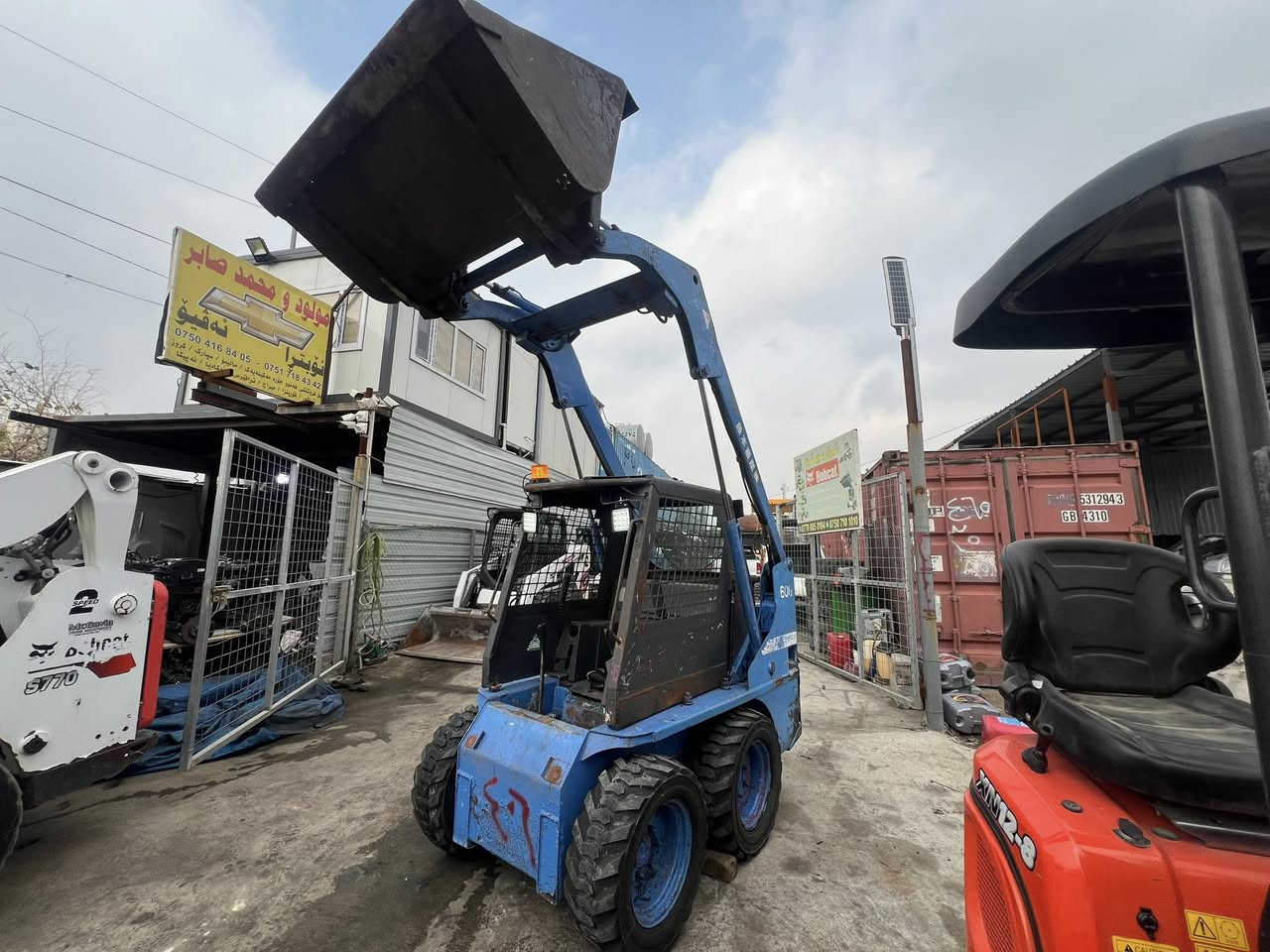 وصل بوبكات s100
2010دخول جديد مامشتغل بل عيراق 
 اوروپى 3000ماشي
محريك 4سلندر كابوته جديد جديد 
سعر 85$ ورقه بيه مجال 
*********** ***********
