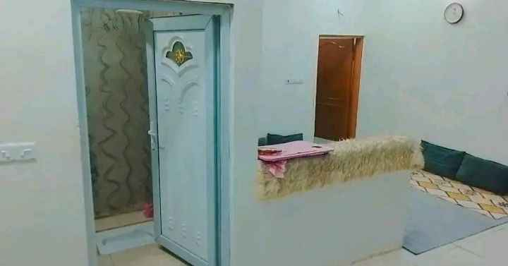 السلام عليكم 
بيت للبيع 100 متر ركن عالي عن الشارع طابو زراعي قريب الشارع 
يتكون من غرفه -صاله - مطبخ بناء بلوك سقف صب اساس حجر 
العنوان شارع المعمل مقابيل اسواق حسين الرماحي 

للاستفسار *********** النجف, العراق
