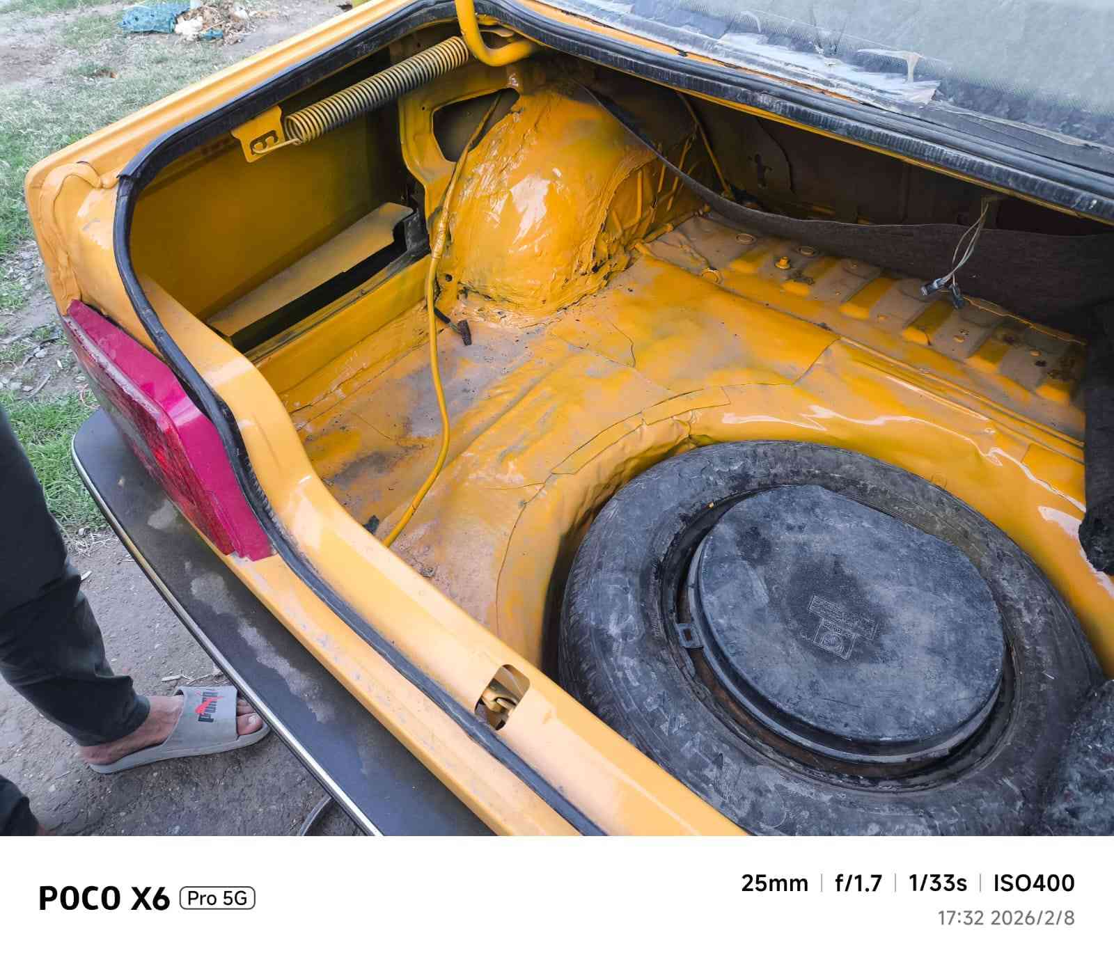 سلام عليكم بيجو لميس 2016 بيها ضربه بل جاملغ الخلفي الوره سايق امبدل وجنطه امبدله الباب الخلفي الوره سايق ماامطبك عدل السمكري مامشتغلها عدل علمود اكون صريح والباقي مكفوله كير محرك شرط دبلات خلفي جدد السعر 40 وبيها مجال السياره ابسمي بغداد الدوره*********** ومثل ما أوضح بل صور
