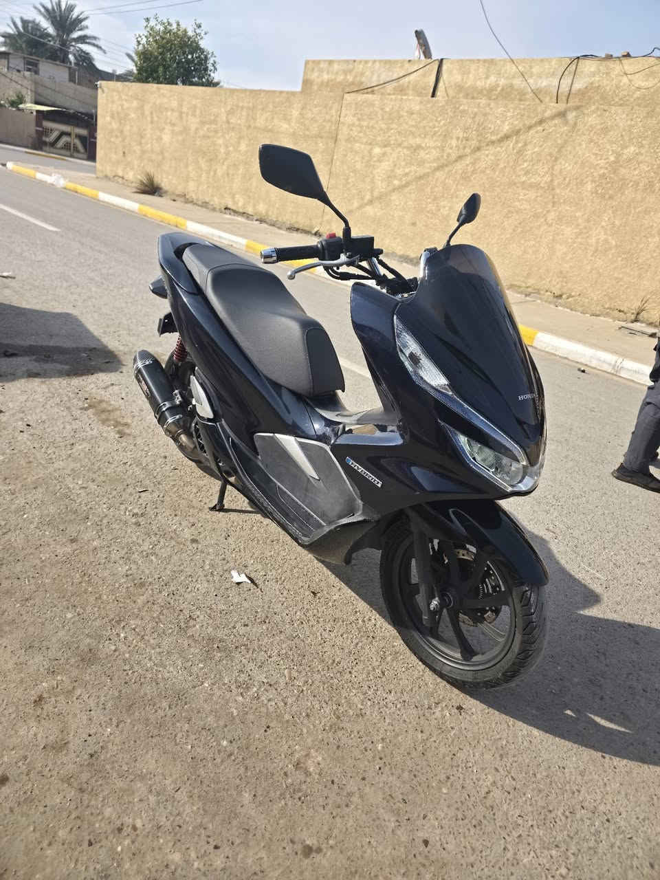 سلام عليكم PCXجيل ثالث ياباني Jfدراجه هايبرد بصمات ثنين دراجه مزوده من خارج دراجه مال رمبه بعده السعر خاص مكان الدرجه ديالى ***********
