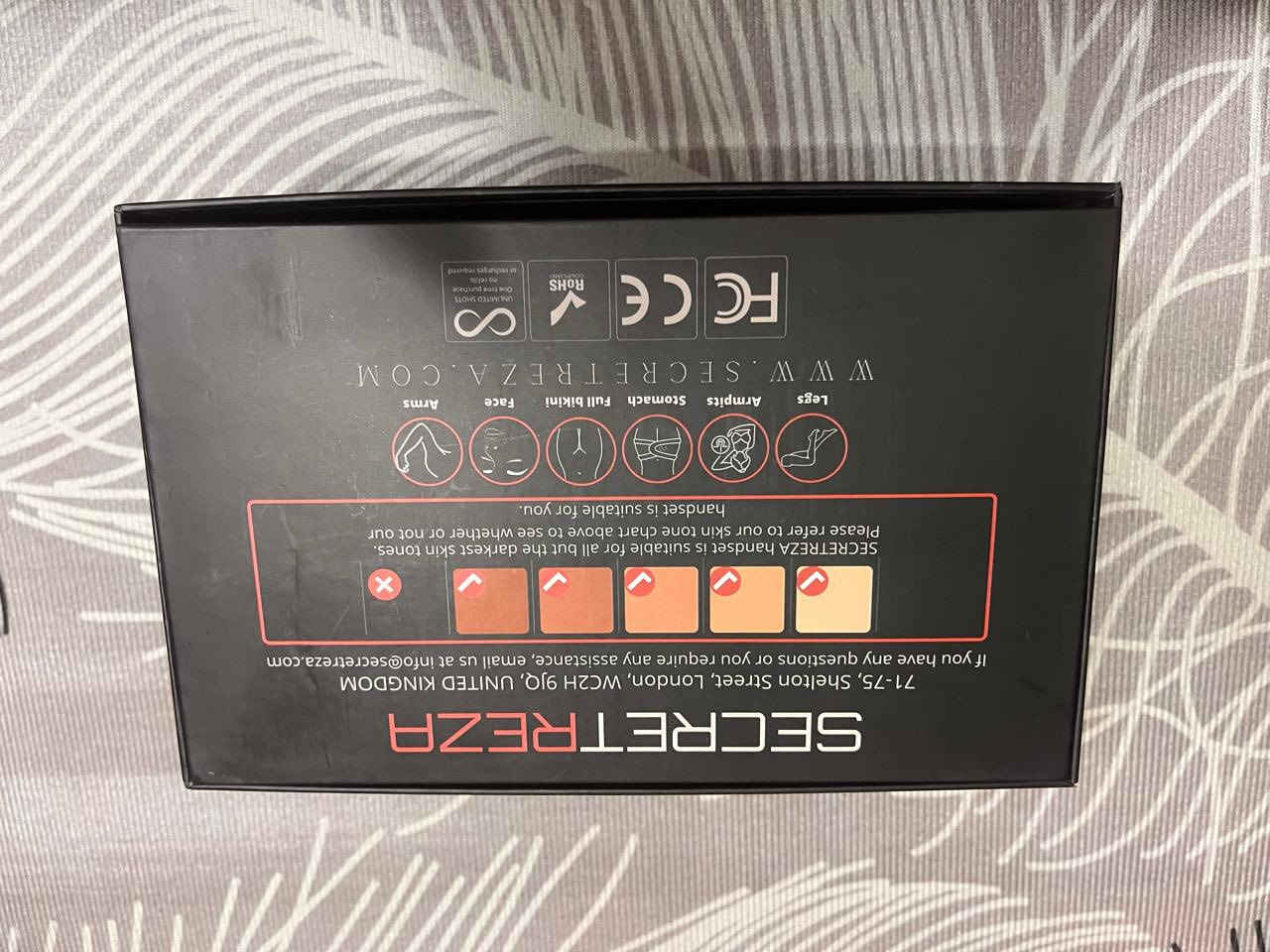 جهاز سيكريت ريزا ريد لاين
يأتي الجهاز مع 3 عدسات بميزات مختلفة : 
1-عدسة مخصصة لإزالة الشعر 
2-عدسة مخصصة، لتسكير المسامات، اعطاء النضارة، تفتيح البشرة ،ازالة الكلف، وتحفيز الكولاجين والندب
3- عدسة مخصصة للحبوب - والتجاعيد - مكافحة الشيخوخة وضمان ٥ سنوات (سنتين تبديل & ٣ سنوات صيانة)بي نظام تبريد ثلجي وصنع بريطاني ضرباته لا محدوده
اخذته 175 واريده 160 وبي مجال


**إذا كنت صاحب هذا الإعلان وتريد حذفه لأي سبب، رجاءا أرسل رسالة إلى الدعم الفني**