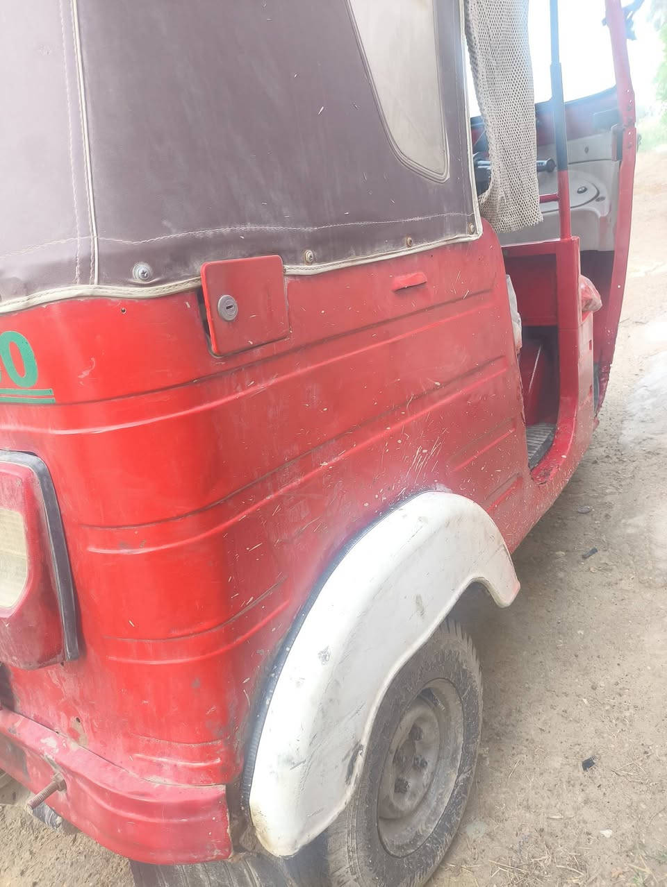 تكتك موديل 18 رقم وسنويه بابل تكتك مال شغل محرك 20 اي نقص مابيها مكملينه علا اخر حبايه ماتذب عليه ربع  مكاني كربلاء شارع حميد ابو الجام     السعر 4250وبيه مجال ***********
