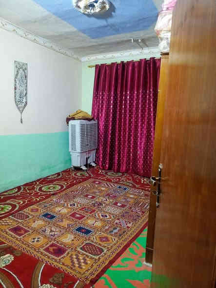 بيت للبيع مساحة 300م بابل القاسم 
قرب جامعه الخضراء مقابيل العلوه المخضر   
غرفة نوم عدد 3 
صالة.......مطبخ.......استقبال كبير......ويحتوي على سطح كبير    السعر 61 اوبي مجال قليل وبالعافيه على الياخذه 
للاستفسار الاتصال على الرقم☎️ (***********) 
طابو زراعي مكلف بل نشر اتصل وتدلل
