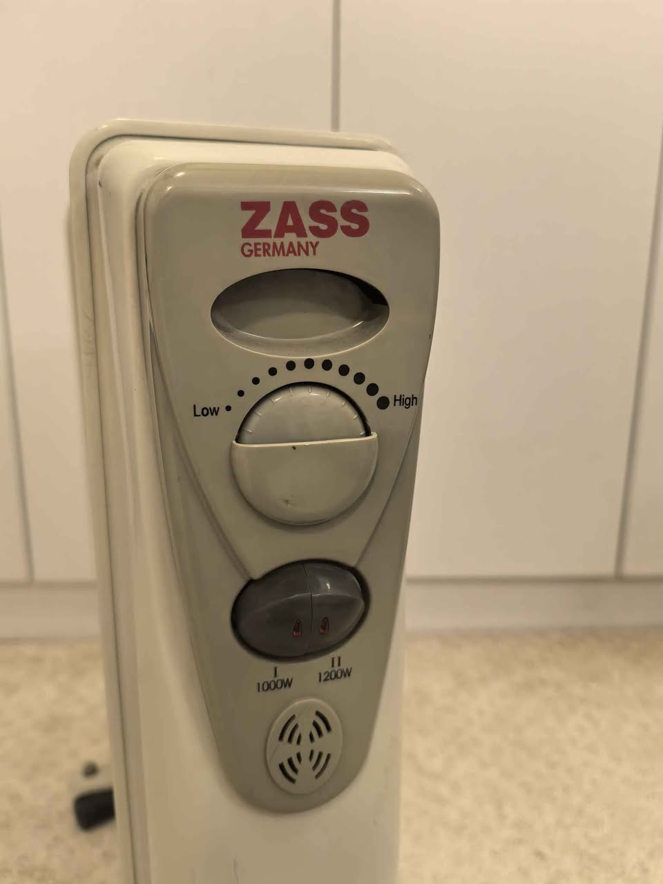 السلام عليكم
عندي صوبة زيتية للبيع نظيفة جدا جدا
ححمها 11 ريشة
ماركة ZASS الالمانية
السعر 50 الف وبي مجال
العنوان اربيل
للاستفسار اكثر الاتصال *********** أربيل, العراق
