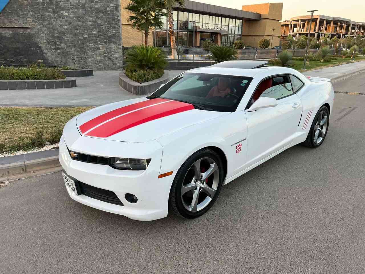 سلام عليكم كمارو 2014 خليجي لبيع فقط
كلين تايتل ع وضع الشركه جديده كلش بيها مكانين اصغار PDR 
مكفوله من صبغ وحادث 
محرك 6 كير اوتو فول مواصفات 2LT
لايتات عدسه ولد متغير تحم موبايل 
سقف سلايت 
4 كيجات 
كشن جلد وكهرباء وتدفئه 
شاشه جبير وكاميره خلفي
داتا شو
تحكم استيرن وشفتات 
اكزوز دبل بلادي واكتف بلادي 
بك لايتات لد 
وياله اصلي شركه
كير محرك شرط
ماشيه 106 الف ميل 
رقم سليمانيه جديد تحويل مباشر 
سياره بدون اي نقص 
مكان كركوك 
لاستفسار ***********
