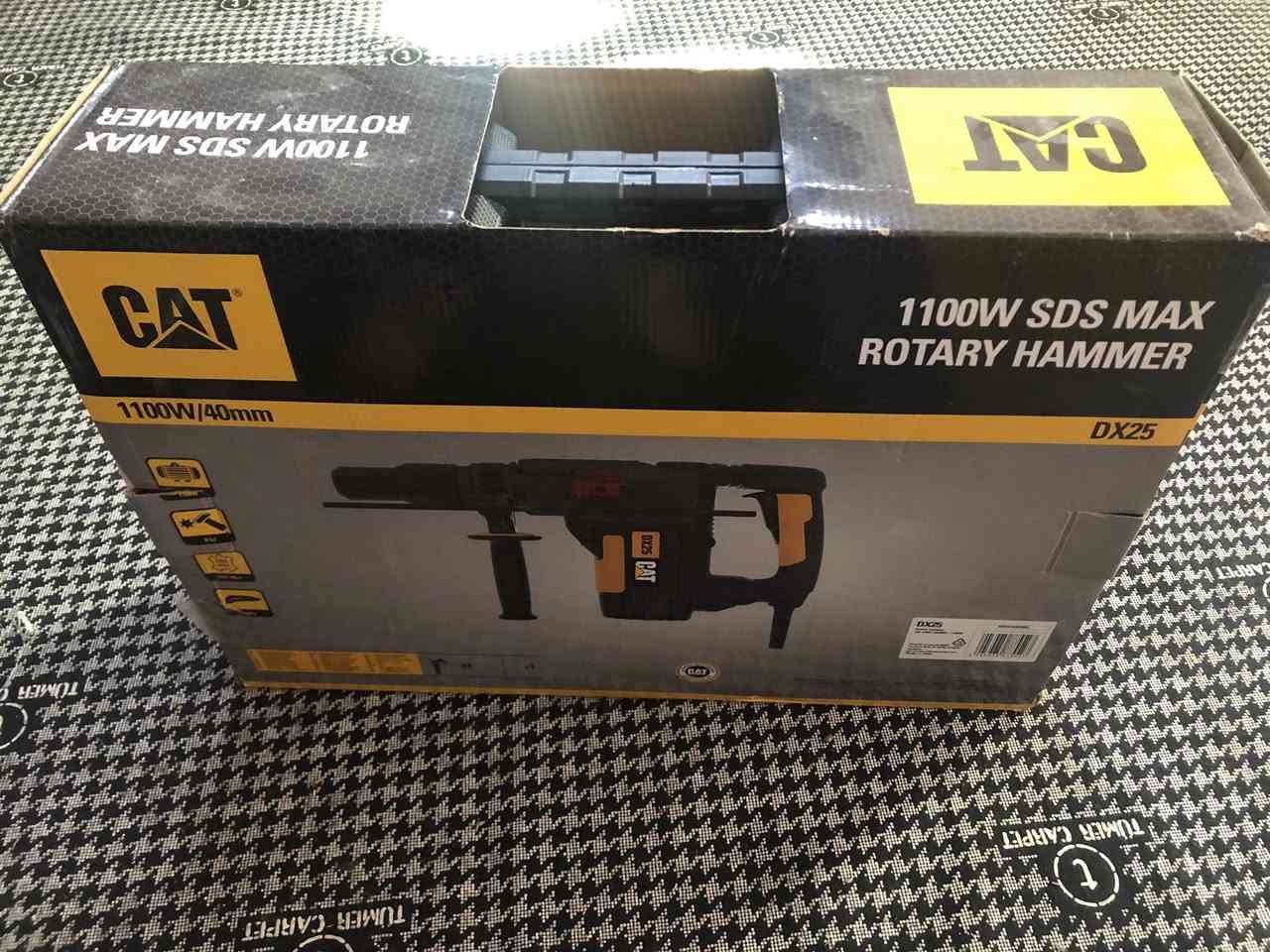 السلام عليكم
دريل من ماركة كتربيلر الامريكية خمسة شروح 8،5 جول 
جديد لوك غير مستخدم لاستفسار *********** واتساب
