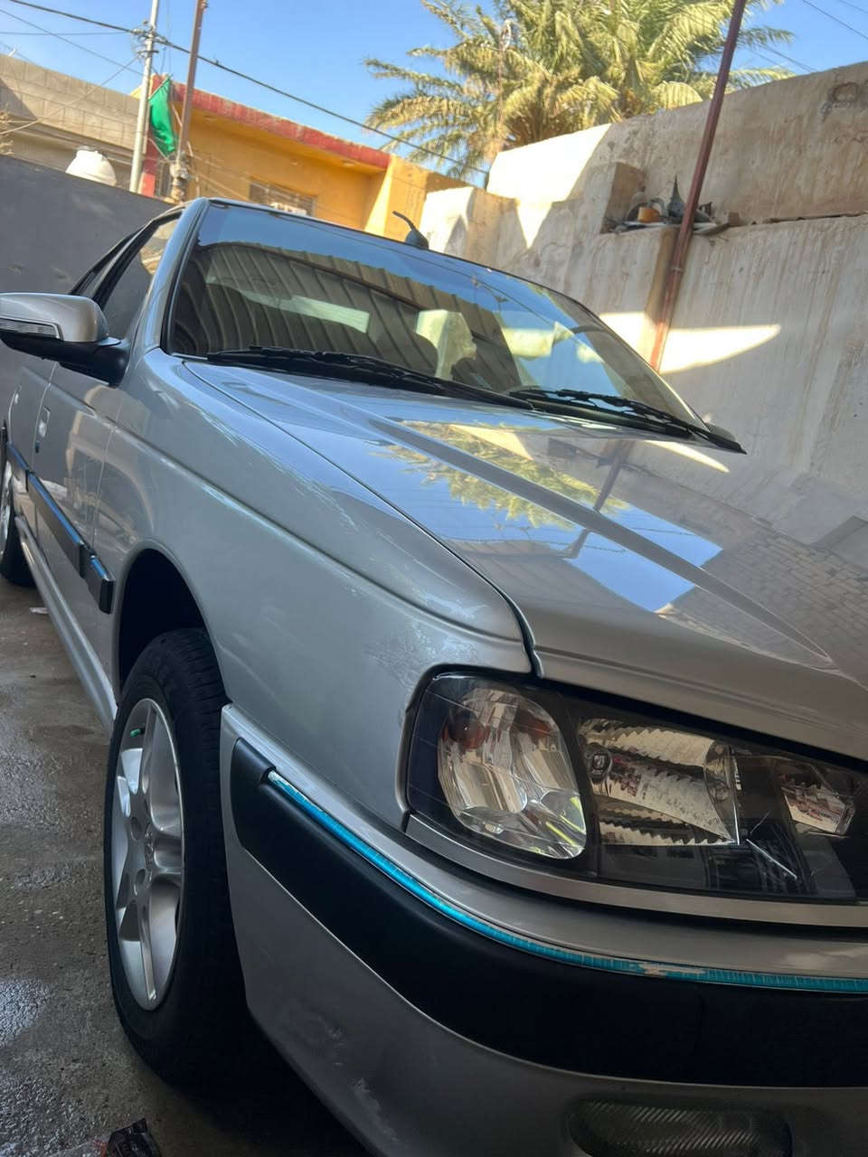 السلام عليكم بيجو بارص موديل 24 ماشيه 32 السياره نضيفه وجديده بيها رصعه جداً بسيطة بالجاملغ الخلفي وتكحيل گد اصبعين بالجاملغ الامامي بصف اللايت موضحات بالصور  جداً بسيطات وحته ممأثرات عالسياره  السعر 86 وبيها مجال جداً قليل***********
