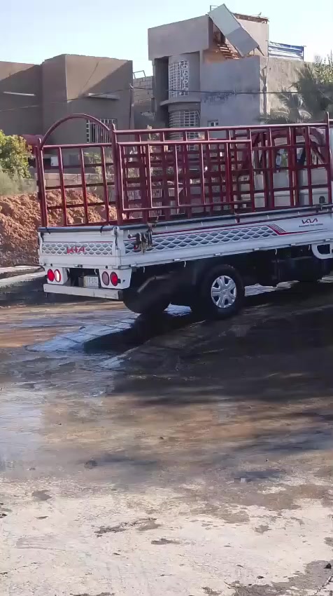 السلام عليكم
كيا موديل ٢٠٢١
محرك كير حداديه شاصي رقم شاصي كل مكفول 
تخم تاير جديد تبريد ثلج 
بيه صبغ فوك البنيد والبنيد مبدل 
رقم كربلاء تحويل ثاني يوم 
مراوس بفحل ٤٠٠٠ فقط
العنوان كربلاء طويريج ***********
