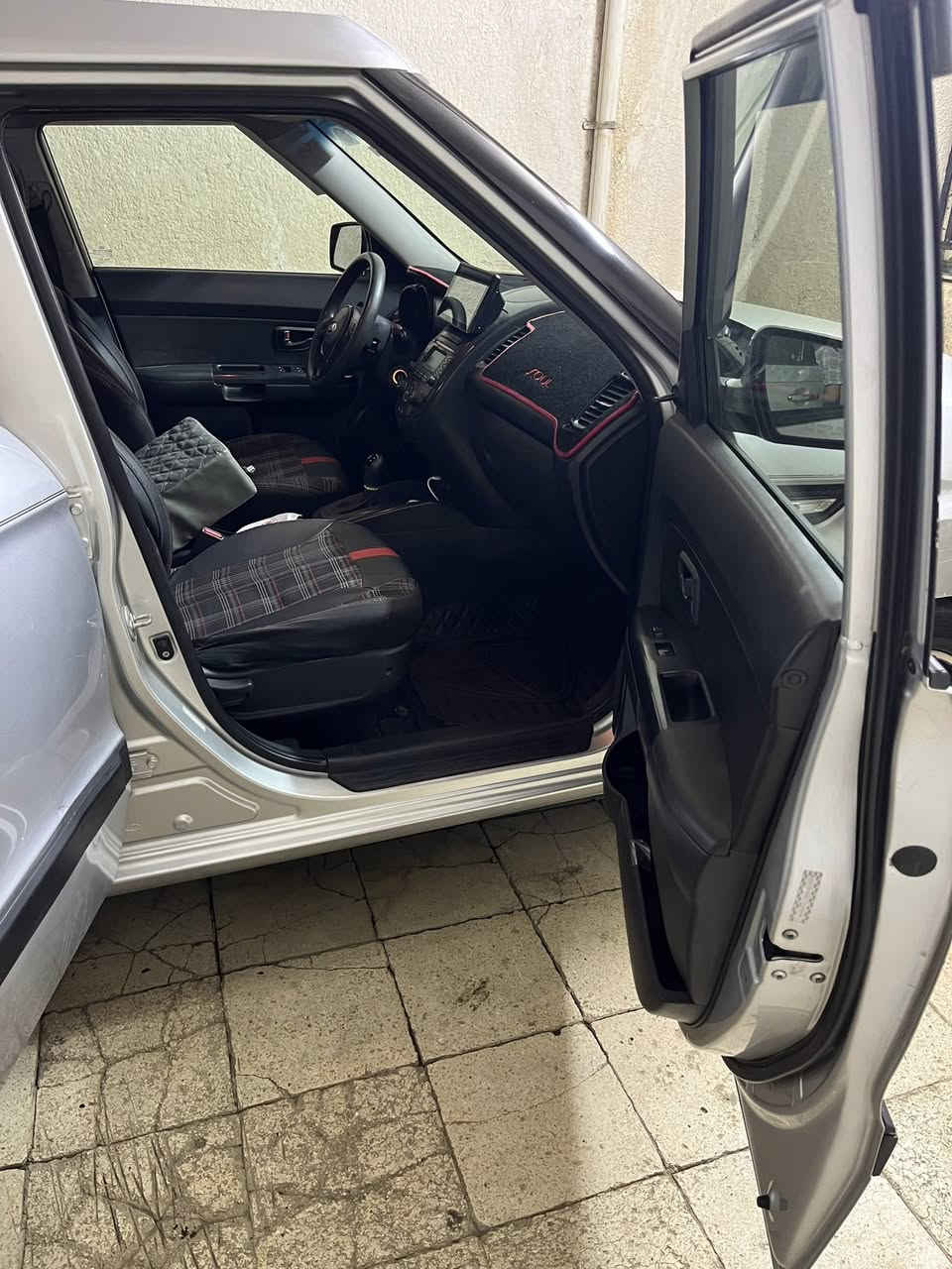 كيا صول 2012 محرك 1600 وارد امريكي
سونر موجود سياره جاهزه
رقم بغداد باسمي 
سعر ٨٨
***********
