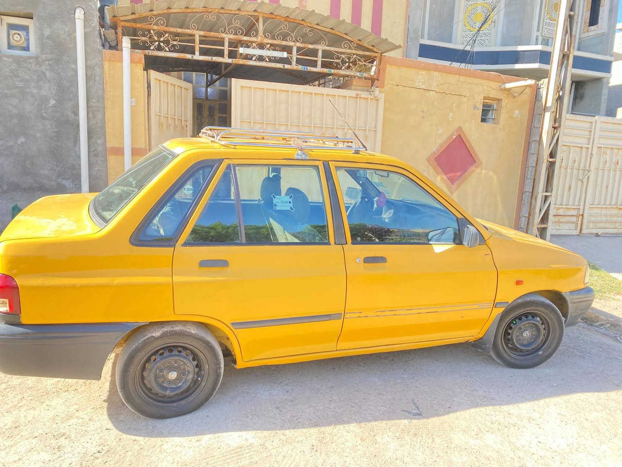 سياره سايبه للبيع موديل 12 مصفره هيئه وغرامات رقم بغداد بيها ضربه بالباب الايسره مال سايق كما موضح بالصوره السعر 25 اتصال عل رقم *********** مكان سياره فلوجه
