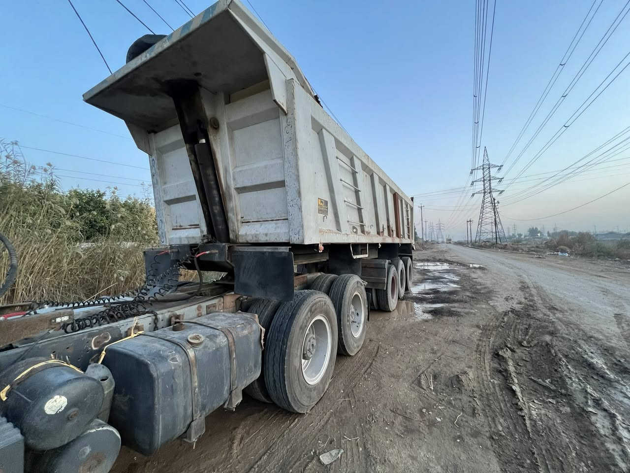 يالله 
سلام عليكم 
عربانه علم براد 16
3 دناكير الذرعه 32 متر
العنوان بغداد اليوسفية 
السعر 125 بيها مجال بسيط 

الاستفسار
 ‭0783 843 9314
0751 915 6264
