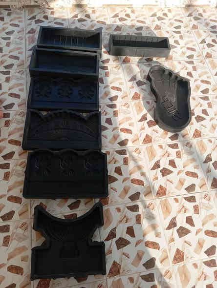 يتوفر لدينا قوالب شتايكر حدائق للبيع  في الرمادي 

جديد سلكون مطاط 8 اشكال من كل شكل 3 قطع عدد الكل 23 قطعة 

سعر الكل  450 الف 

***********
