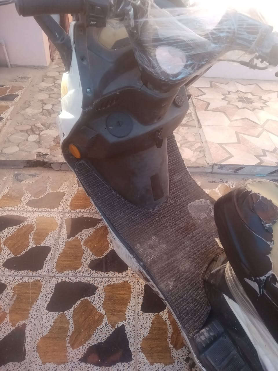 السلام عليكم دراجة للبيع شغال كل عيب ما بي 
تشغيل عن بعد ريمونت صافرة متل سرقة 
مكينة نضيفة ما يصرف سعرة 150الف

رقمي. ***********
