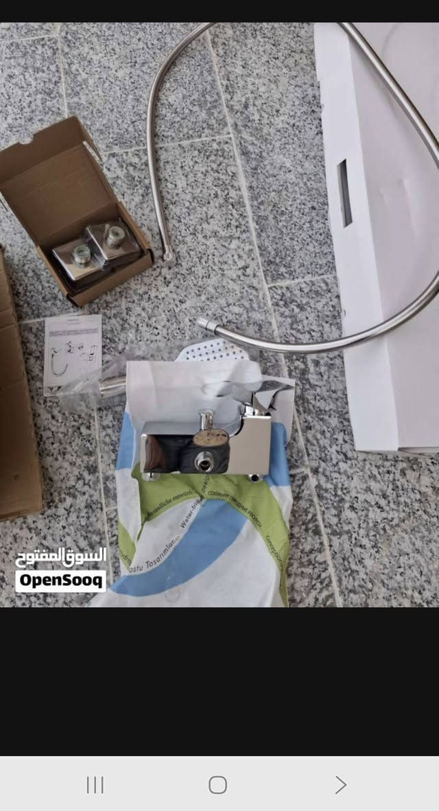 دوش عدد 2 جديد بالكارتون كامل ملحقات +2 كابين شاور جديد بالكارتون+ شباك جديد+ شباك مفرغه عدد3 غير مستخدم واتسب متوفر *********** واتصال
