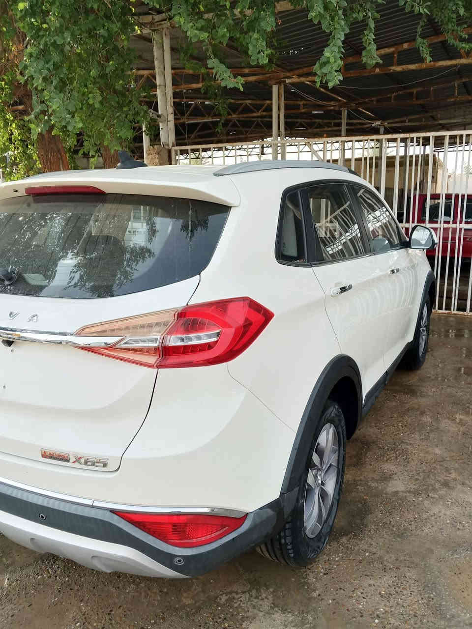 السلام عليكم السياره للبيع بايك سينوفه x65 كفالة عامه
موديل 20 فول مواصفات السيارة السياره بدون رقم تروح ترقم انت السياره حرة تترقم اي محافظه تريد 
ماشية 67 الف كيلو 
مكان السياره سامراء 
السعر 90 
***********
