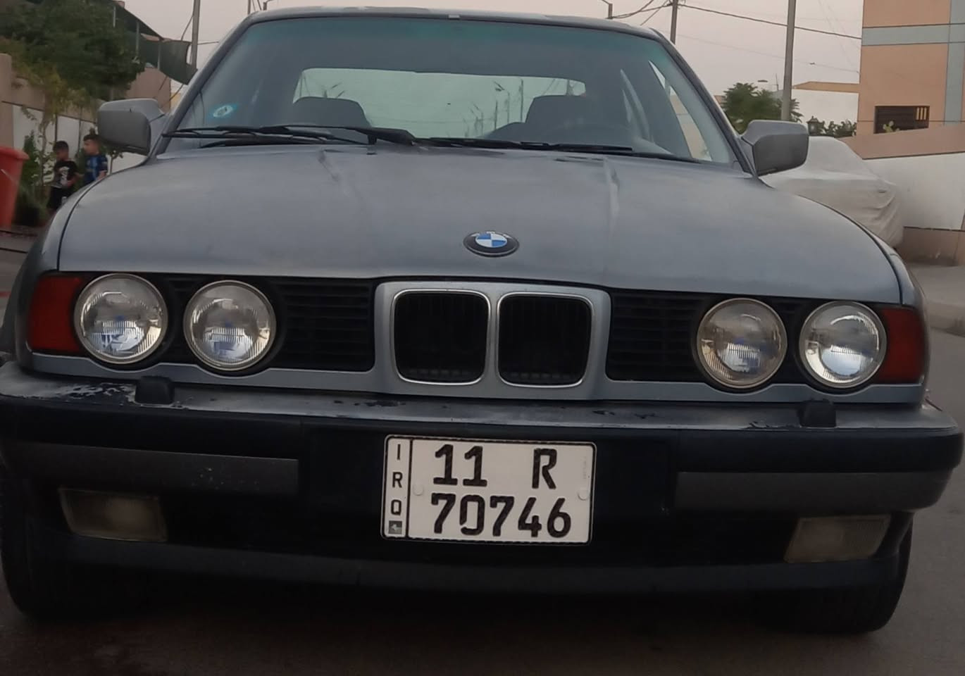 ياالله
السلام عليكم 
سياره  BMW 525 i
موديل 1989 
مكينه 2500 مفتوح 
كير اوتو 
رقم بغداد انكليزي 
تخم تاير جديد 
منظومة غاز 60 لتر 
تحويل مباشر 
تدفئه تبريد 
كهربائيات كلها شغاله 
سياره جاهز وخير من الله 

#السعر  47 وبيها مجال للشراي 
#المكان  كوت _حي الجامعه 
#للاتصال  ***********  _ ***********  .
