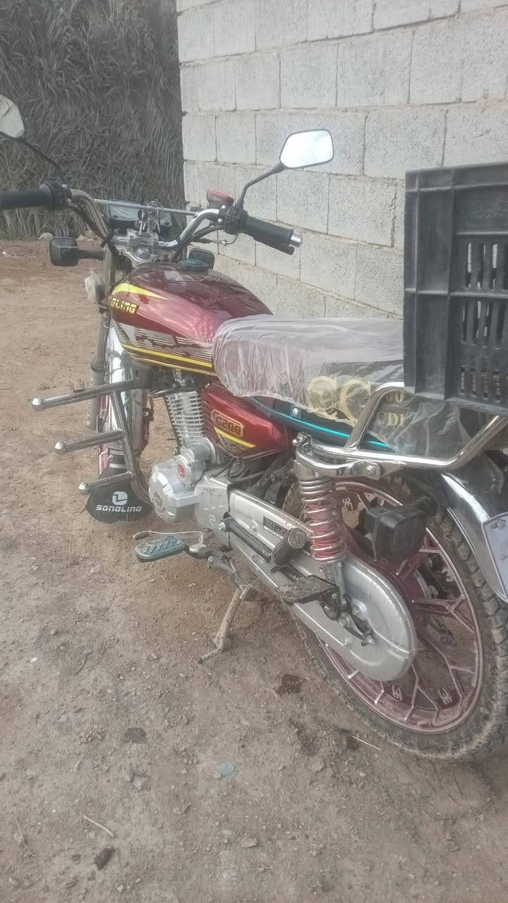 سلام عليكم دراجه سيفان موديل 25 دراجه جديدة مابيه ايعيب سعر 750  اوراق كامله مكان دراجه الحويش سعر دراجه ***********3
