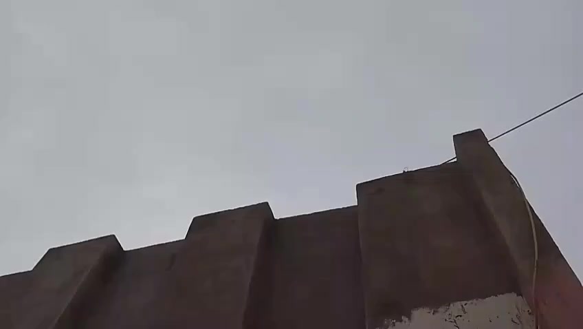 بيت للبيع مساحه 100. عنوان كسيرات شارع بيت شلاكه سعر 25 ***********
