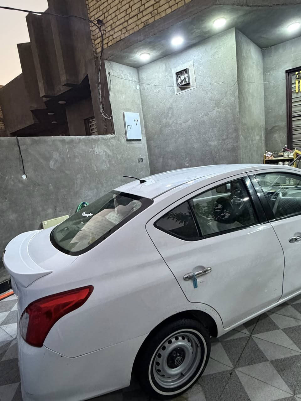 نيسان صني موديل 2019 سياره كفاله بيه بس بارد بالجاملغ الامامي سياره جاهزه من كلشي تاير ابو الخط جديد تبريد ومكينه وكير شرط بعدهن جدد سياره بسمي مداور ثاني يوم رقمه بغداد 
مكاني الناصريه المركز ***********
