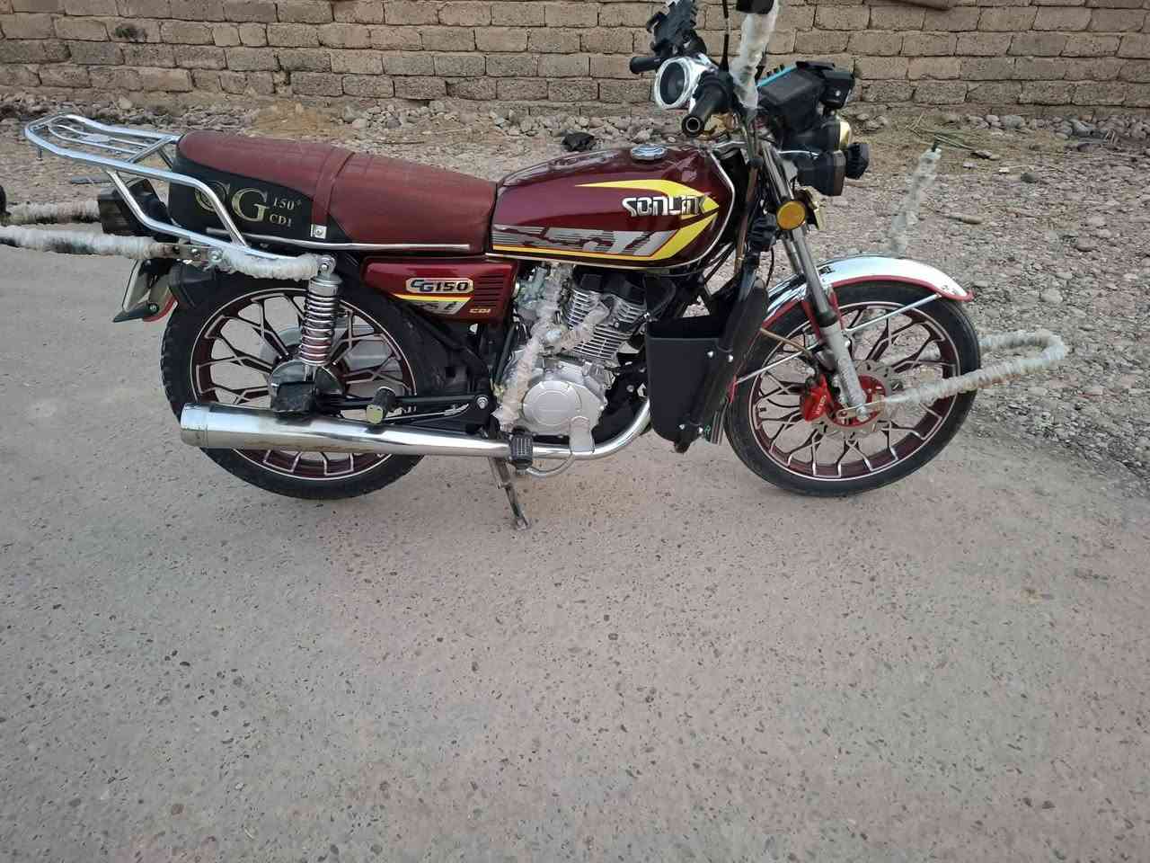 للبيع سيفان موديل 24  محرك شرط السعر 700وبي مجال مكاني تكريت للستفسار الاتصال ع ***********
