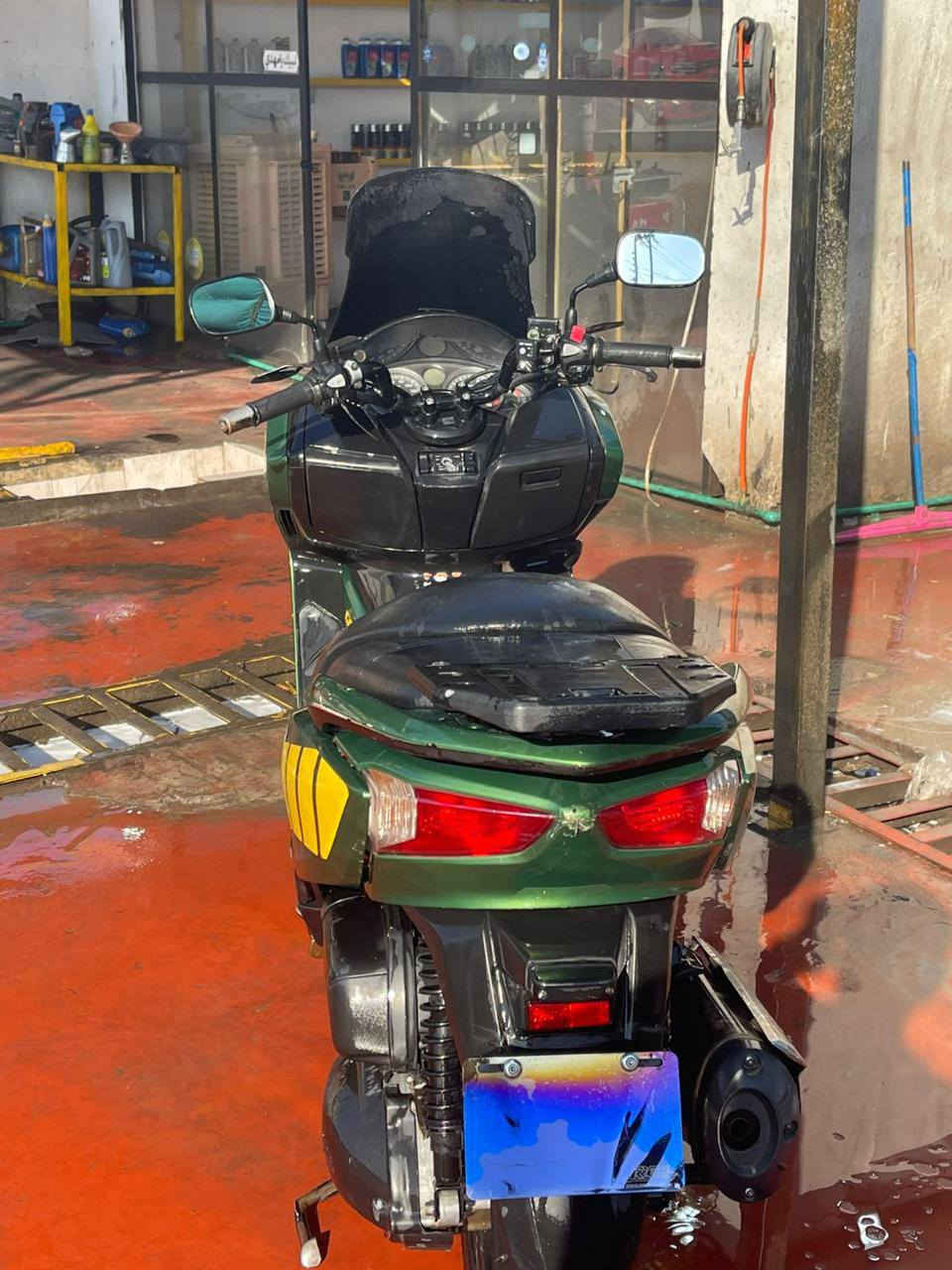 سلام عليكم دراجه فورزه 0/12سويج دراجه كامله مكمله مابيها نقص بيع وا مراوس بوكسر غير دراجه ما اراوس( بوكسر فقط )للاستفسار الااتصال على الرقم ***********
