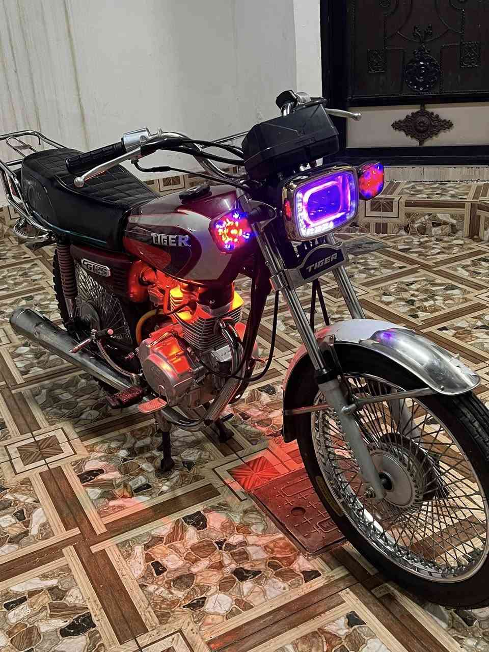 للبيع دراجه موديل 2021 شرط من كلشي محرك كبس مامفتوح كهربائي يشتغل كامل نوعيه تايكر تيارات جديد مشاء الله كلش نضيف سعره 475مكاني كركوك ***********
