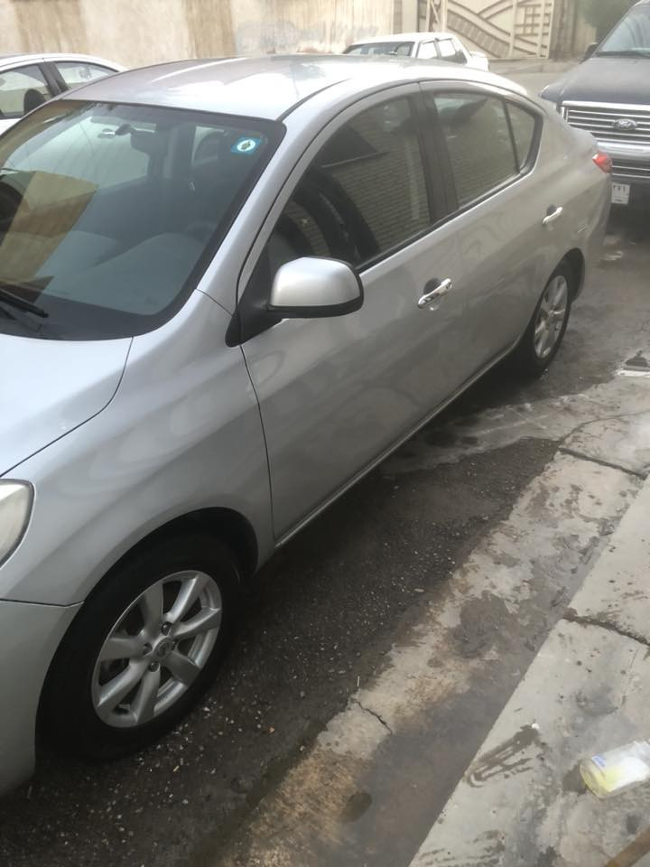 السلام عليكم للبيع نيسان سني ١٤ مكينه كير كلش نضيف كير عادي السياره تبريد تخم تاير نضيف ماشيه ٨٠ الف بصمة تشغيل بصمة  ابواب يدات نيكل جام ٤ كهرباء السياره بدون ضرر فقط بارد بسيط بل باب الخلفي وداير الجاملغ بسمي رقم  انكليزي  السعر. ٨٠ وبيهه مجال ***********
