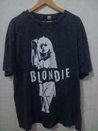 DIVIDED • XXL • ماملبوس