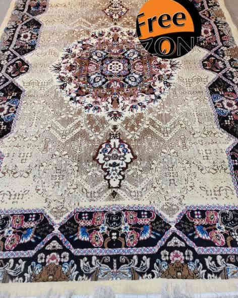 زولية كاشان الإيرانية – 440 شانه
📏 القياس: 2×3 متر
🧵 صناعة إيرانية بجودة عالية ونقشة فاخرة مناسبة لغرف الاستقبال والصالات.
✔️ متانة ممتازة وثبات عالي على الأرض.
✔️ ألوان ثابتة ومقاومة للغسل والاستعمال اليومي.
✔️ خامة ناعمة وتفاصيل نسج دقيقة تمنح مظهراً راقياً للمكان.

💸 السعر: 69.000 فقط
🚚 توصيل متاح لجميع المحافظات.

مركز خدمة الزبائن والمبيعات ☎
*********** ☎️ مهندسة نور
*********** ☎️ مهندسة سارة
*********** ☎️ مهندس محمد
*********** ☎️ مهندس علي
