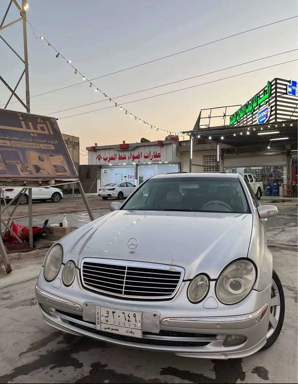 السعر ٨٥
مارسيدس 211 ام عيون 2002 
رقم بغداد جديد دولي  تحويل سنويه لل 31
حجم E320 فول مواصفات كشنات جلد كهربائي بيجي تبريد ثلج 
فتحه سقف سيدي جنجر محرك 6 سلندر 
ملاحضه 📌📌السياره يحتاجلها بعض الترتيبات السياره بيها الجاملغ الايمن الخلفي بي صبغ اثر ضربه خفيفه وبيها 3 قطع جراد صفحه السايق يحتاجلها صبغ السياره بلاديه حداده جديده تايرات جدد 
المكان البصره التنومه نهر حسن
0770 564 3332
