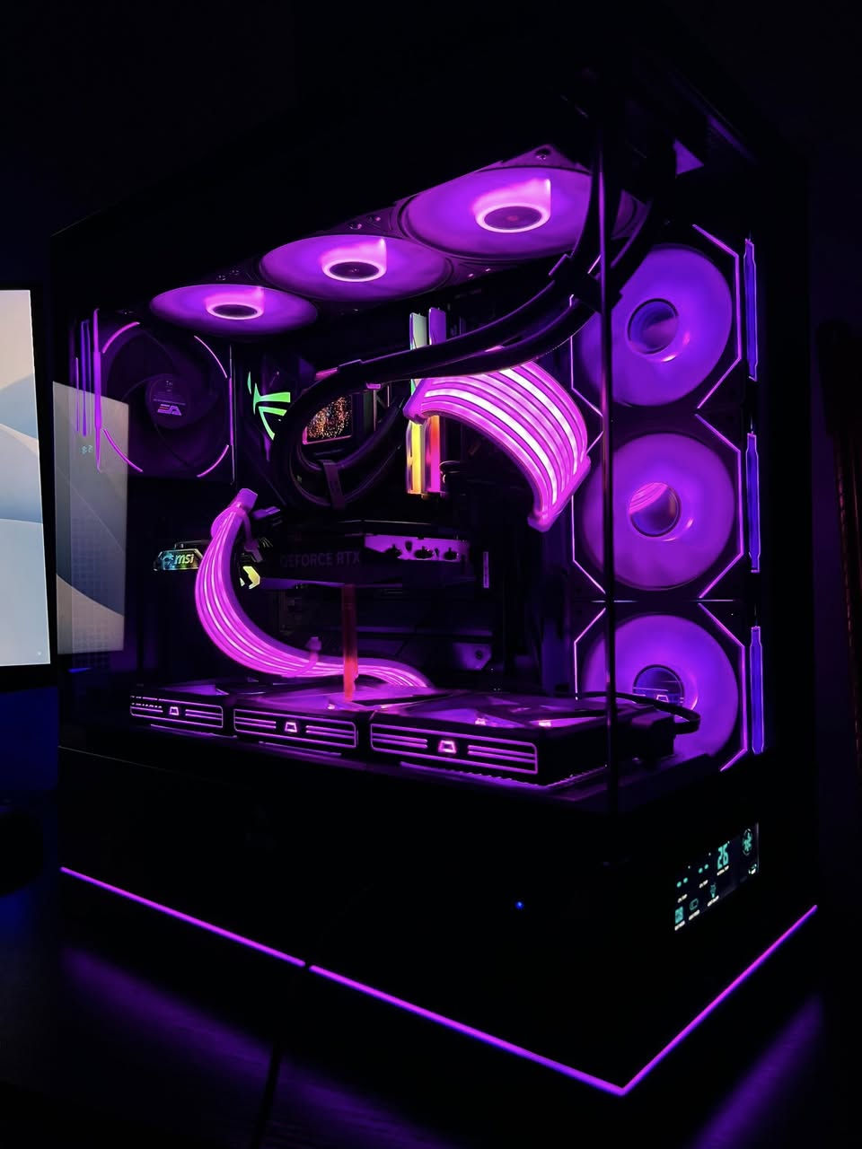 كيس للبيع يشغل 2k بالراحة واعدادات ULTRA جميع القطع جديدة مع الكراتين متوفرة ايضاً 
المواصفات:

• CPU: Intel Core i5-14400F New
 • RAM: 32GB 2x16 G.Skill Trident Z5 Neo RGB DDR5 CL30 XMP & EXPO white New
 • GPU: RTX 4060 Ti 16GB MSI GAMING X Black New
 • Motherboard: ASUS ROG STRIX Z790-F GAMING WIFI 7 DDR5 Bluetooth & WIFI New
 • Cooler: Frozen Warframe 360 ARGB Black New
 • Storage: Lexar M.2 NVMe 1TB Gen3 3500MB/s New
 • Case: DARK FLASH DY451 Black New
 • PSU: GameMax Rampage GX 1050W 
Platinum Black New
 • Fans: 4x DarkFlash RGB New
السعر مليونين قفل مع ضمان على جميع القطع


**إذا كنت صاحب هذا الإعلان وتريد حذفه لأي سبب، رجاءا أرسل رسالة إلى الدعم الفني**