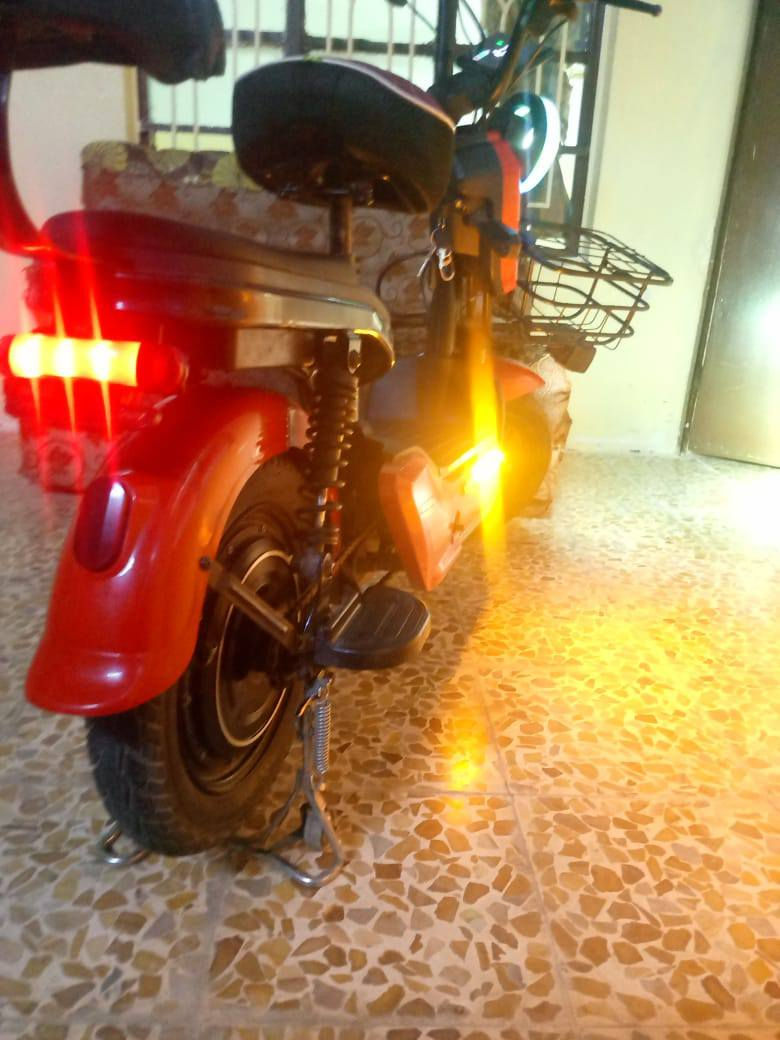 السلام عليكم ماطور شحن للبيع
حجم 14

سرعة 60 بس يمشي أكثر 

4 بطاريات 
وبي بصمتين 
كلشي شغال بي 
بايدر لاغي اني

امرايه مكسورة بس ابدلها عادي الك

سعر 225 وبي مجال

موصل جانب الايمن

رقم الهاتف ***********
