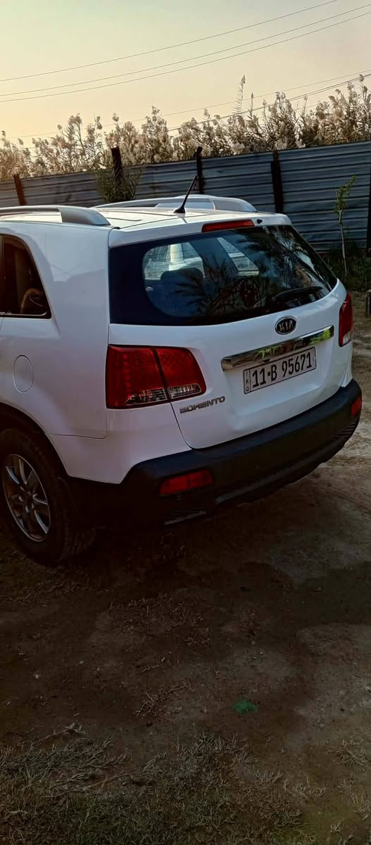 السلام عليكم كيا سورنتو موديل 13 خليجي كفاله لا ضربه ولا صبغ رقم انكليزي بغداد محرك حاويه قبل 4 ايام شاده جاهزه بس التبريد من شديت المحرك راح الغاز  السعر 158المكان بغداد اليوسفيه ***********
***********
